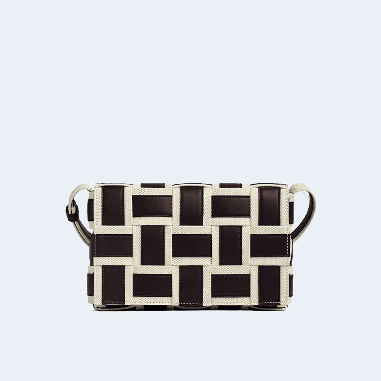 보테가 베네타 내추럴 폰단트 카세트백